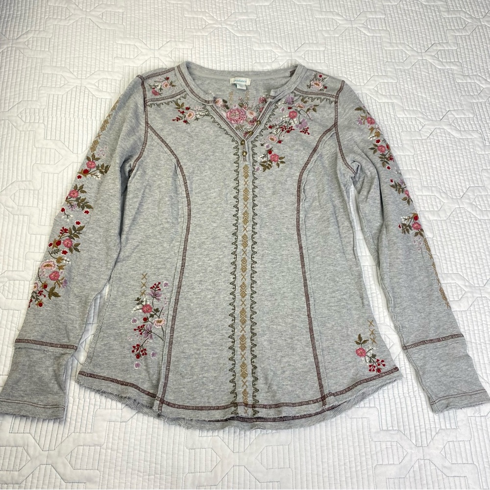 Sundance Fayette Floral Henley Womens Gray Sz L Embroidered Waffle Knit Shirt - Picture 2 of 12
